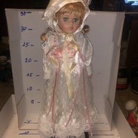 продавам стара порцеланова кукла 30 см на поствка, снимка 2 - Колекции - 40187874