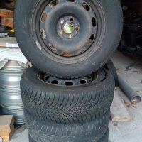 4 броя гуми с джанти 195/65R15 - Две от тях като нови, снимка 1 - Гуми и джанти - 38938612