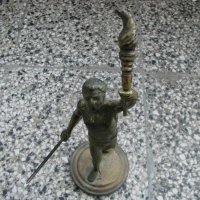 Бронзова пластика статуетка , снимка 1 - Антикварни и старинни предмети - 28295111