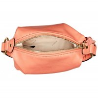 ПРОМО 🍊 GUESS 🍊 Малка кожена дамска чанта в розово златисто 20x14x9 см нова с етикети, снимка 6 - Чанти - 26374952