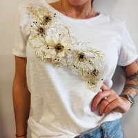 Дамска тениска с цветя, снимка 1 - Тениски - 32555298
