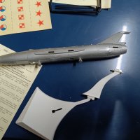 Модел на боен самолет СУ-7 /SU-7 GDR VEB Plasticart, снимка 4 - Колекции - 43770913