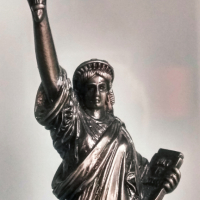 Сувенир от Ню Йорк , Статуята на Свободата . , снимка 3 - Антикварни и старинни предмети - 44843995