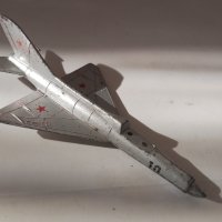 Метален Самолет МиГ 21 произведен в България , снимка 4 - Колекции - 42971071