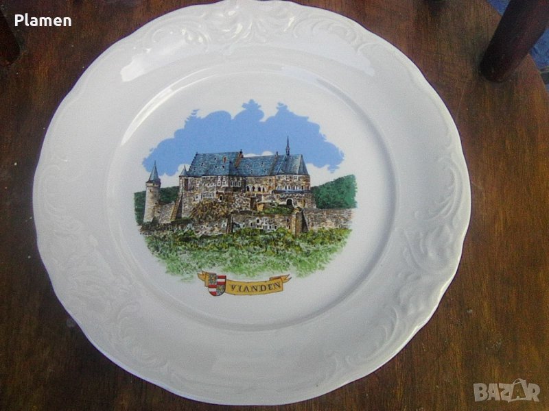 Красива порцеланова западно - германска чиния със замък става и за стена, снимка 1