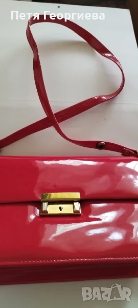 Червена лачена чанта , снимка 1