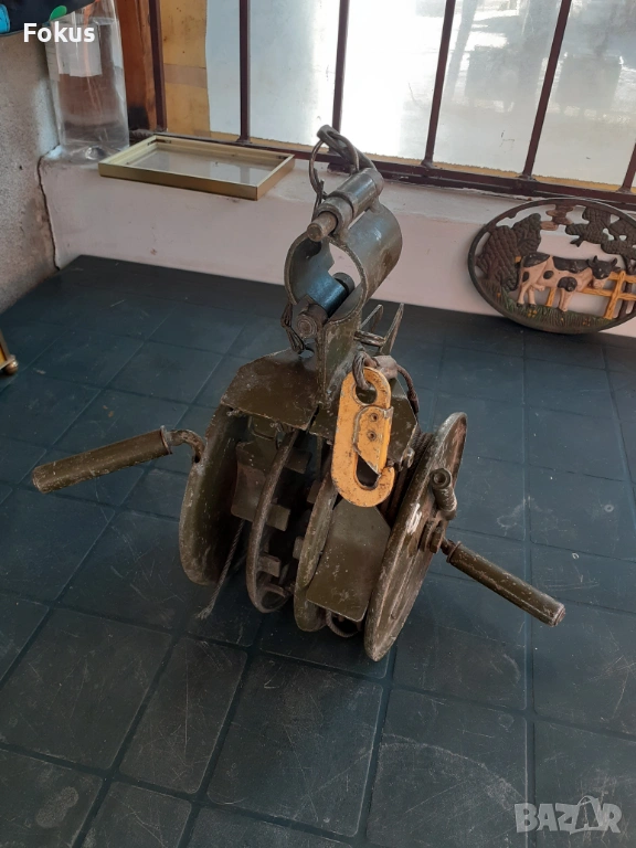 Стара руска военна лебедка с два барабана, снимка 1
