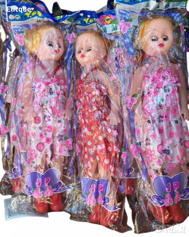 Красива кукла с елегантна флорална рокля, снимка 1