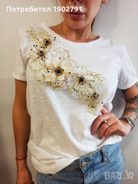 Дамска тениска с цветя, снимка 1