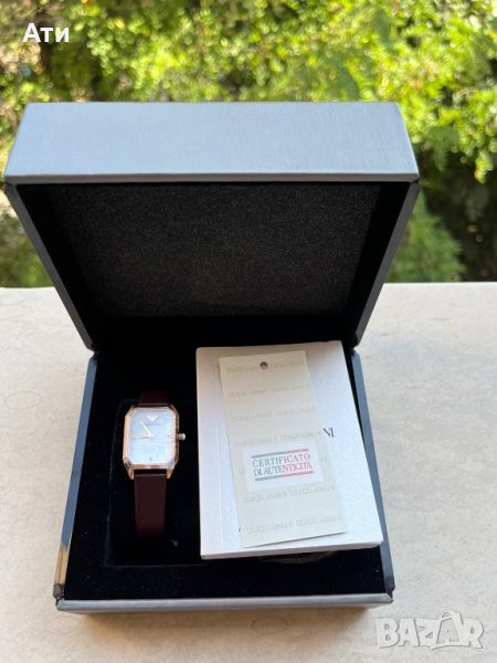 Дамски часовник “Армани “ с обеци, снимка 1