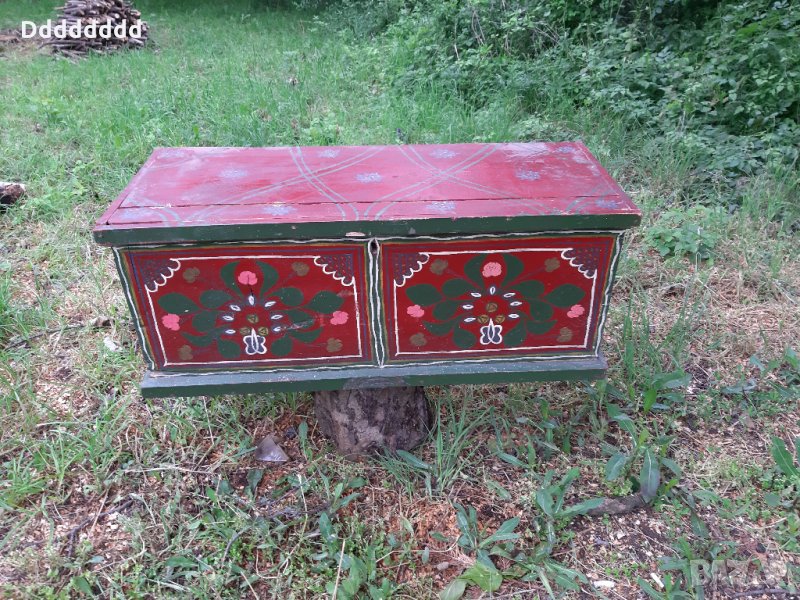 Антикварен-Стар Рисуван Дървен Родопски Сандък, снимка 1