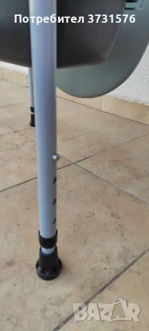 Тоалетен помощен стол, снимка 5 - Инвалидни колички - 49296354