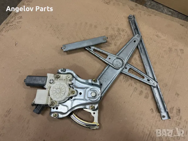 Дясната ел.машинка на стъклото за Toyota Avensis T25