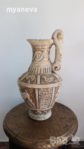 Амфора, ваза , ръчно изработена , вероятно от алабастър в античен стил