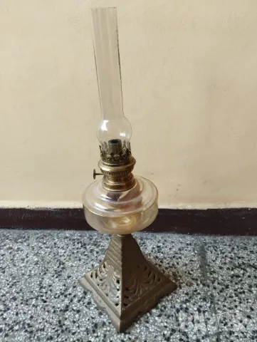 Стара газова лампа