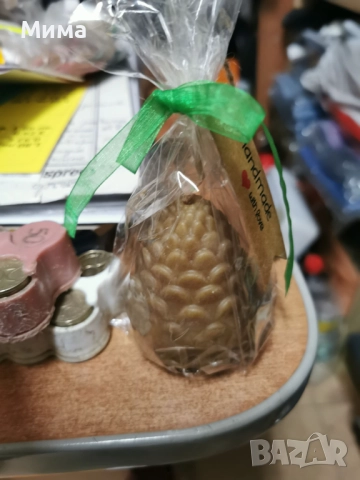 Ароматна коледна свещ - Шишарка1, снимка 2 - Ръчно изработени сувенири - 52705809