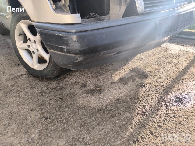 Предна броня за Мерцедес 124, снимка 4 - Части - 52666663