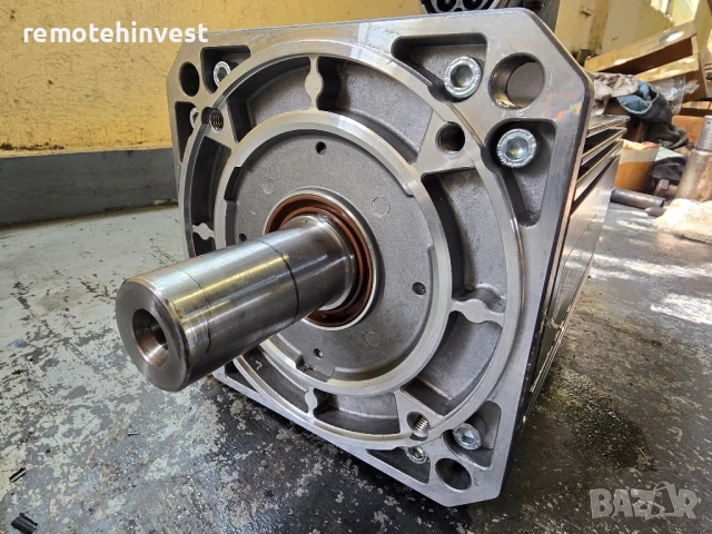 Серво Мотор -AC Bosch/Rexroth MSK101C-0300-NN-M1-AG2-NNNN, снимка 2 - Електродвигатели - 51272211