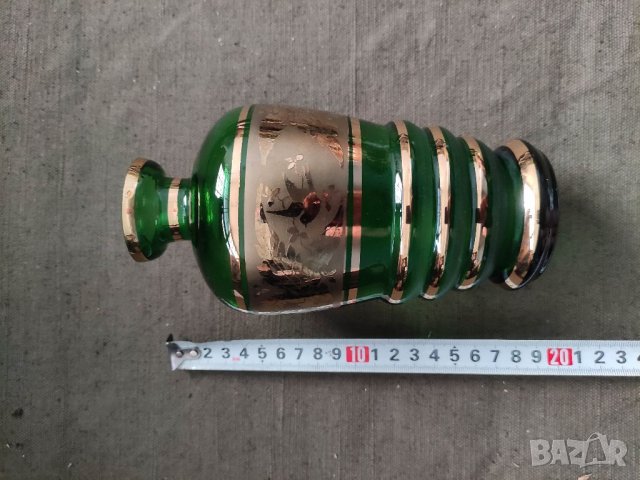 Продавам Зелена ваза с позлата и птички, снимка 2 - Вази - 36648487