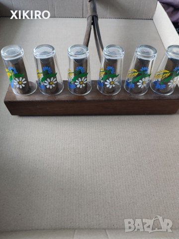 Продавам дървена стойка с чаши за шотове, снимка 3 - Чаши - 40546058