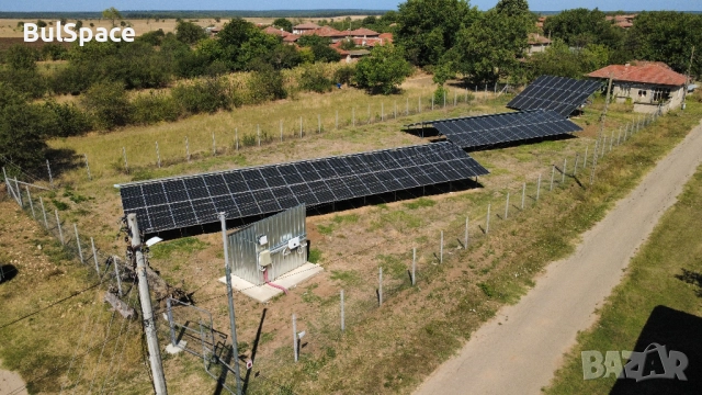 Фотоволтаична централа с къща и гараж