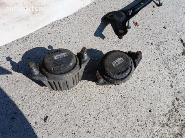 Тампон двигател w204, снимка 3 - Части - 47302263