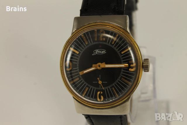 1970's ЗИМ Стар Руски Ръчен Часовник , снимка 4 - Антикварни и старинни предмети - 52454477