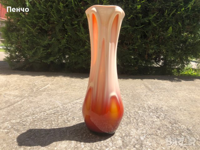 стара ваза/цветно стъкло/ "SIP" - MADE IN BULGARIA, снимка 1 - Антикварни и старинни предмети - 40618295