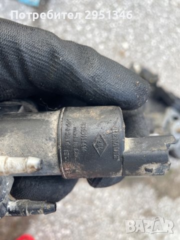 Помпа за чистачките Renault 8200194414 9632984980, снимка 2 - Части - 43807391