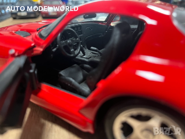 Метална колекционерска колички BBURAGO DODGE VIPER SRT 1:18, снимка 6 - Колекции - 52793636