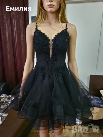 Черна рокля 