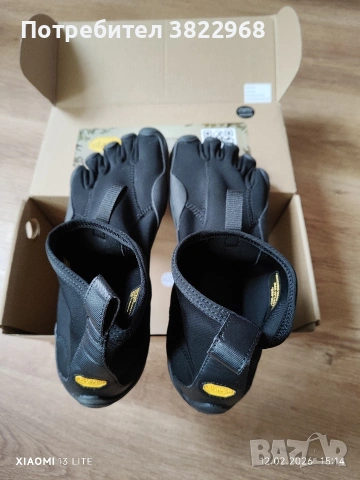 чисто нови аква обувки номер 44/27.5 см.