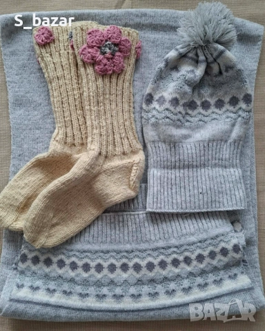 Нов сет от вълнени чорапи,шал и шапка