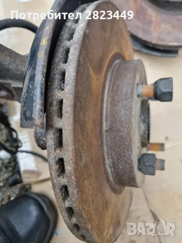 2бр предни дискове лагер и главина toyota yaris  2003 1.4d4d, снимка 2 - Части - 48658202