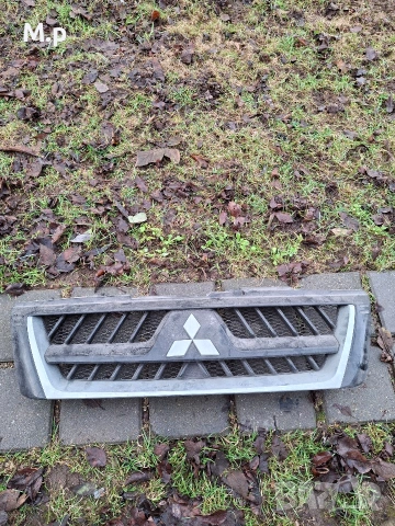 предна броня и маска мицубиши паджеро 3 фейс, снимка 3 - Части - 53386663