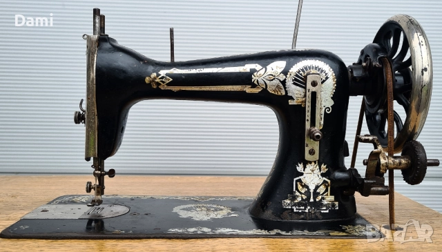 Крачна шевна машина Балкан, снимка 2 - Антикварни и старинни предмети - 52914868