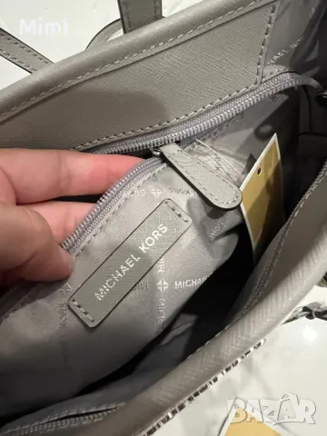 Michael Kors нова мини чанта , снимка 8 - Чанти - 47803381