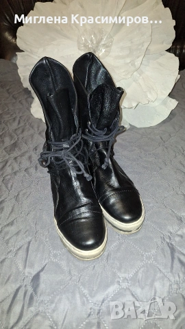 черни кецове