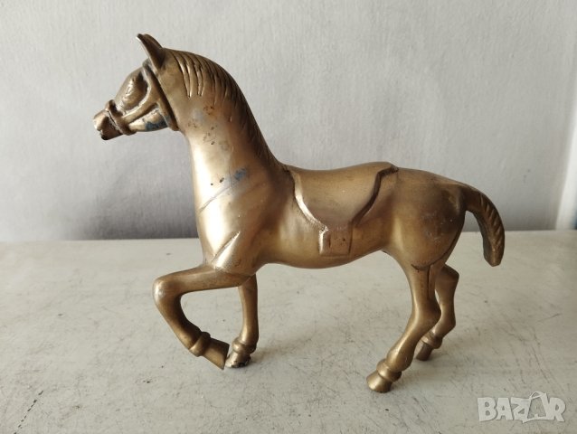 месингова статуетка-кон