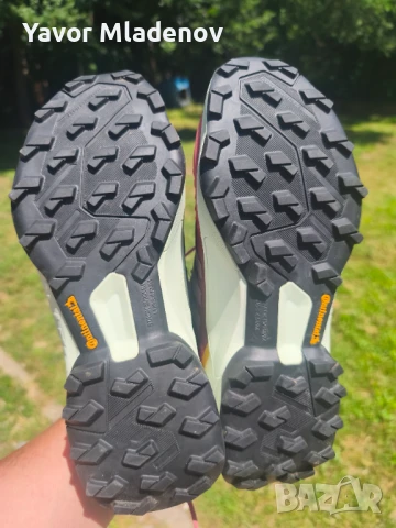 Туристически маратонки adidas Gore Tex чисто нови 42 номер унисекс., снимка 4 - Спортни обувки - 50619783
