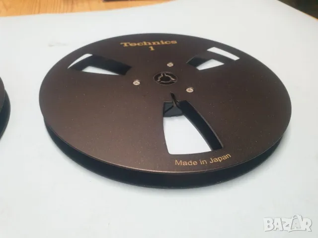 Лот от 2бр 18см алуминиеви магнетофонни ролки Technics Комплекта за 200лв.
Купени от Швейцария., снимка 9 - Декове - 47389453
