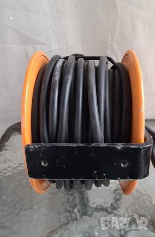 Трифазен стенен удължител на макара с кабел 15м  5х2.5mm, снимка 3 - Други машини и части - 50509107