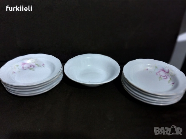 Български порцелан със златен кант , снимка 8 - Сервизи - 52354436