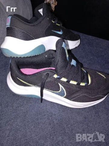 Дамски маратонки Nike  Legend Essential 3, Син, Антрацитно сиво, снимка 4 - Маратонки - 49444549