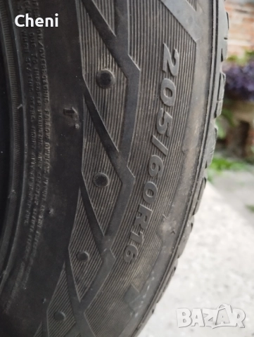 Зимни гуми 16 цола  Нексен 205/60, снимка 2 - Гуми и джанти - 52042891