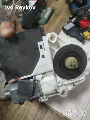 Стъклоповдигач Audi A3 8P - 8P4 959 802 E., снимка 2 - Части - 51003573