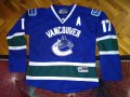 Ванкувър Канукс хокейна тениска Рийбок №17 Райън Кеслер размер М-Л, снимка 1 - Зимни спортове - 27214700