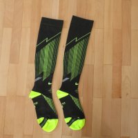 nike elite hyper lightweight compression socks black volt , снимка 3 - Дамски чорапи - 32541186