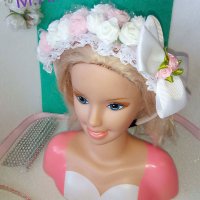 Нежно красива бяла диадема с малко розов акцент, снимка 2 - Шноли, диадеми, ленти - 28444444