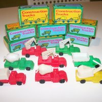 Осем камиончета играчки от Хонг Конг 1960г., снимка 3 - Други ценни предмети - 38110924